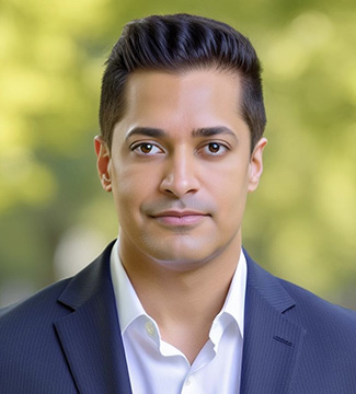 Parham Holakouee headshot