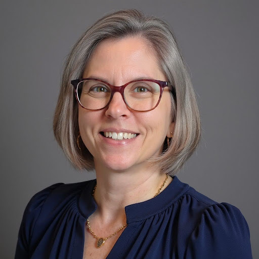 Paula Thompson headshot