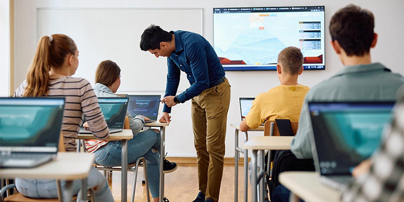 Integrating Technology in the Classroom for 2025