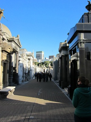Students walking through cemetery during 2011 Argentina trip - Pepperdine GSEP