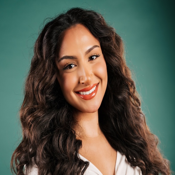 Vivian Tapia headshot