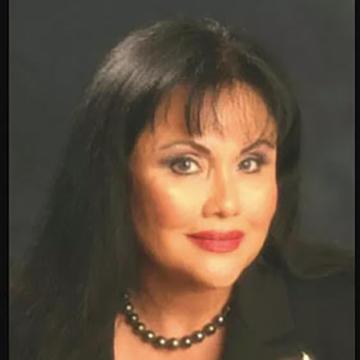 Carmen Estrada Schaye headshot