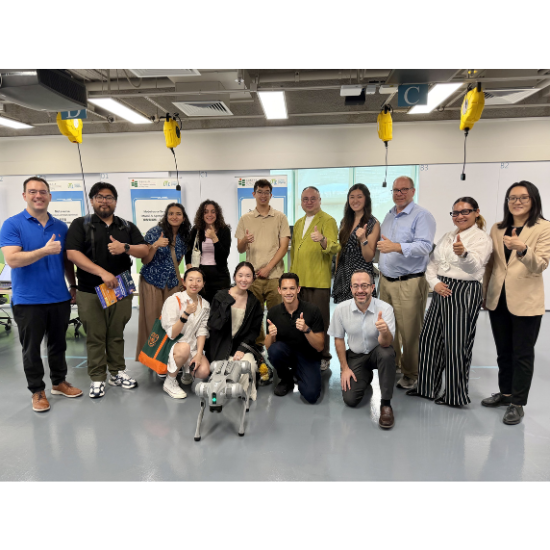 GSEP alumni and faculty group in Hong Kong